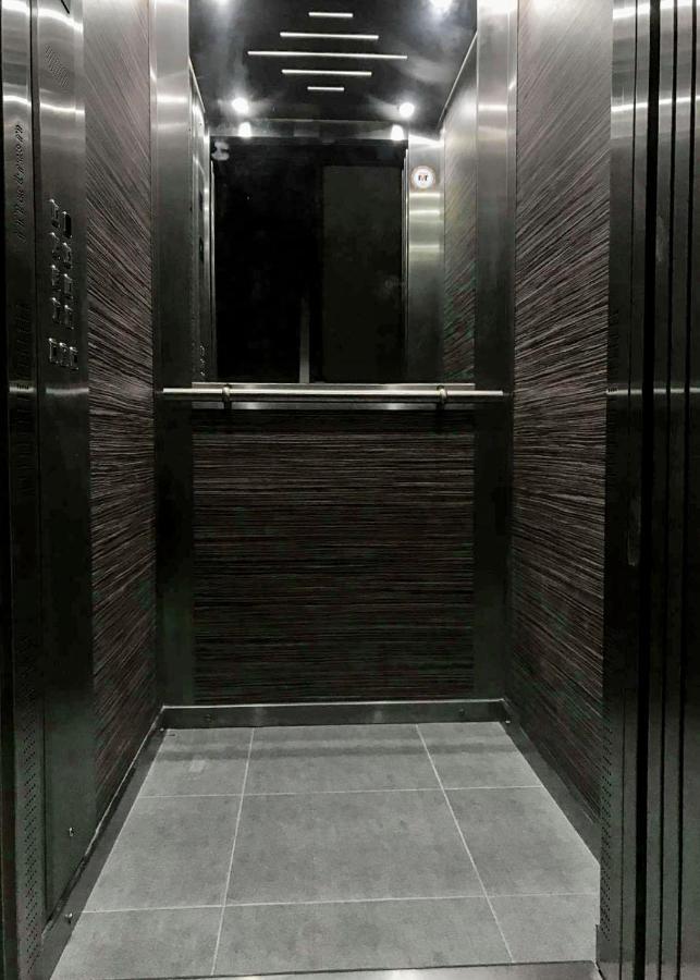 F10 Room 3, Private Room Two Single Beds Shared Bathroom In Shared Flat มซิดา ภายนอก รูปภาพ